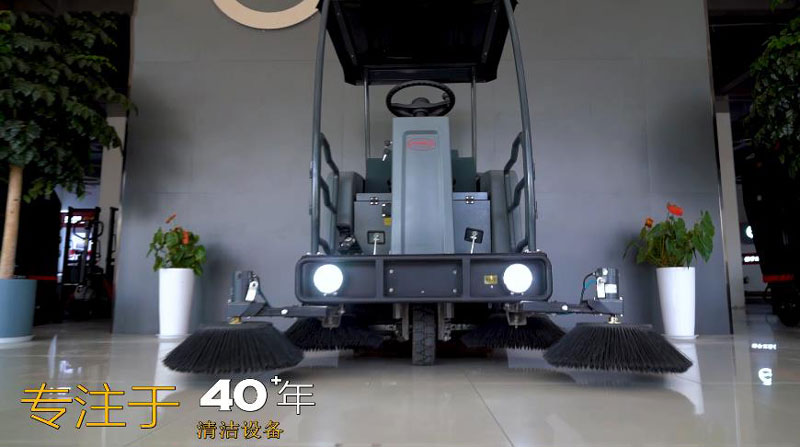 工廠車(chē)間使用電動(dòng)掃地機(jī)的優(yōu)勢(shì) 工廠車(chē)間使用電動(dòng)掃地機(jī)的優(yōu)勢(shì)