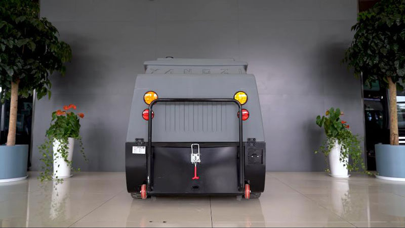 燃油清掃車(chē)與電動(dòng)清掃車(chē)-做出正確的選擇 燃油清掃車(chē)與電動(dòng)清掃車(chē)-做出正確的選擇