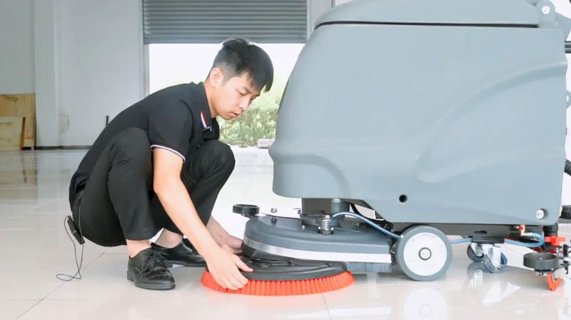 工業(yè)洗地機維護保養(yǎng)和使用技巧! 工業(yè)洗地機維護保養(yǎng)和使用技巧!