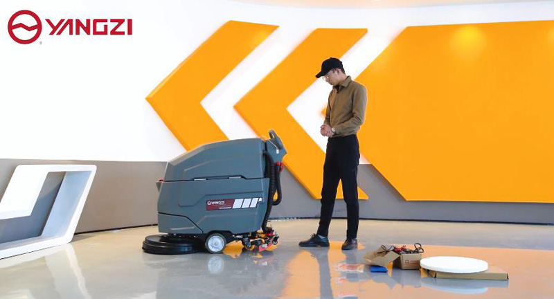 購(gòu)買地板洗地機(jī)時(shí)要考慮什么