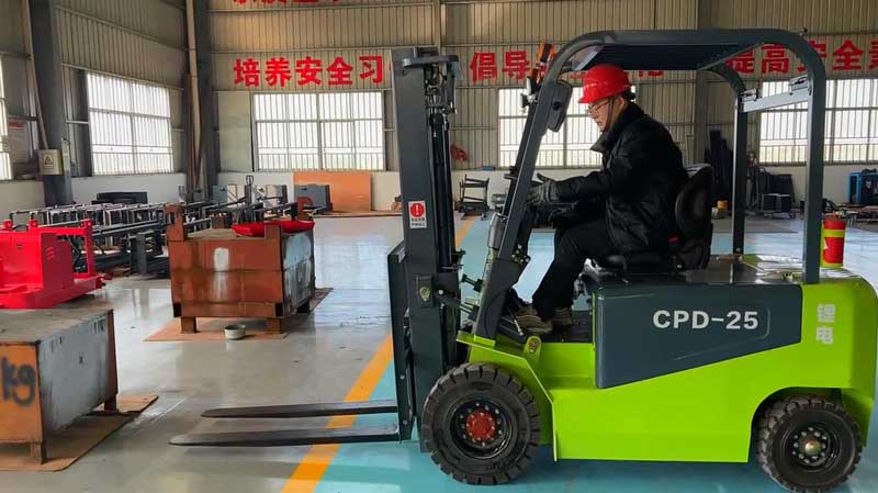揭穿電動(dòng)叉車(chē)神話! 揭穿電動(dòng)叉車(chē)神話!