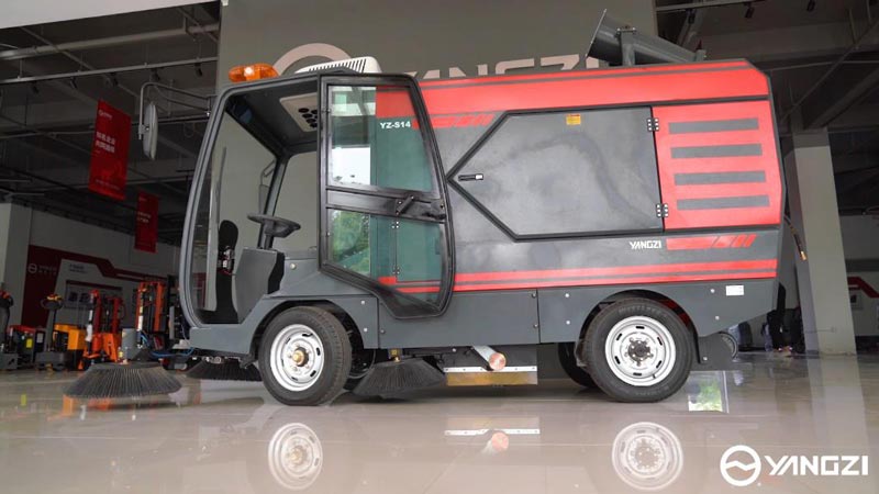 環(huán)衛(wèi)道路清掃車一般是如何進行工作的 環(huán)衛(wèi)道路清掃車一般是如何進行工作的