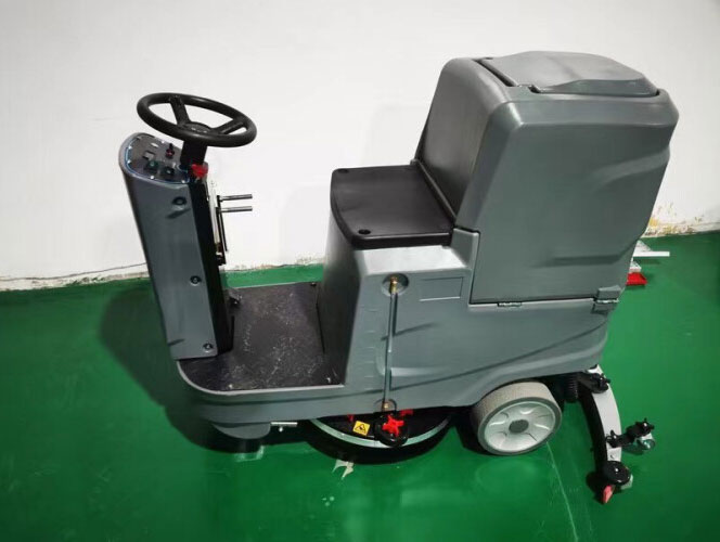 使用工業洗地機的最佳操作 使用工業洗地機的最佳操作